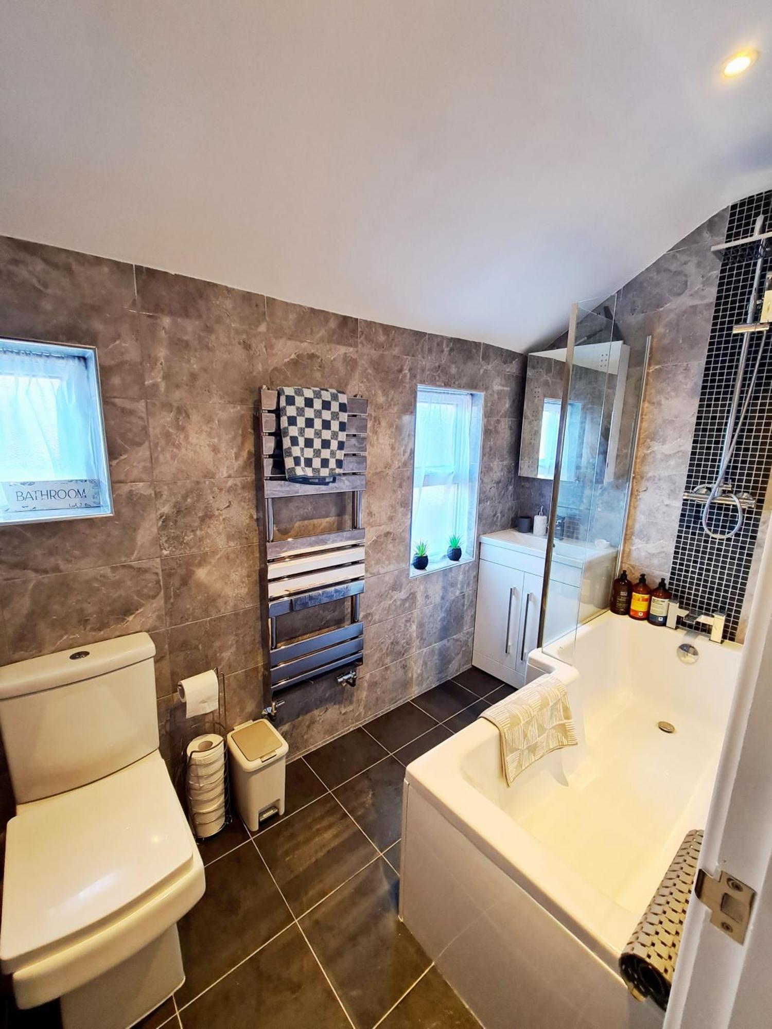 Love Lane Villa Линкълн Екстериор снимка